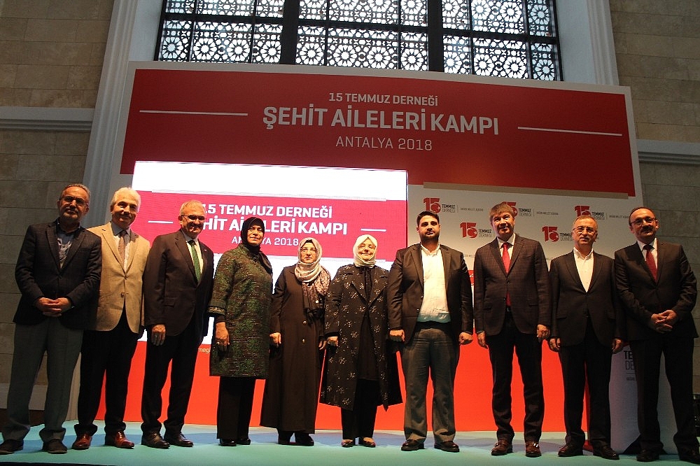 Bakan Selçuk, 15 Temmuz şehit aileleriyle bir araya geldi