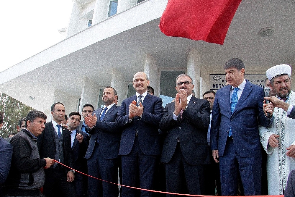 Bakan Soylu, Antalya'da cami açılışına katıldı