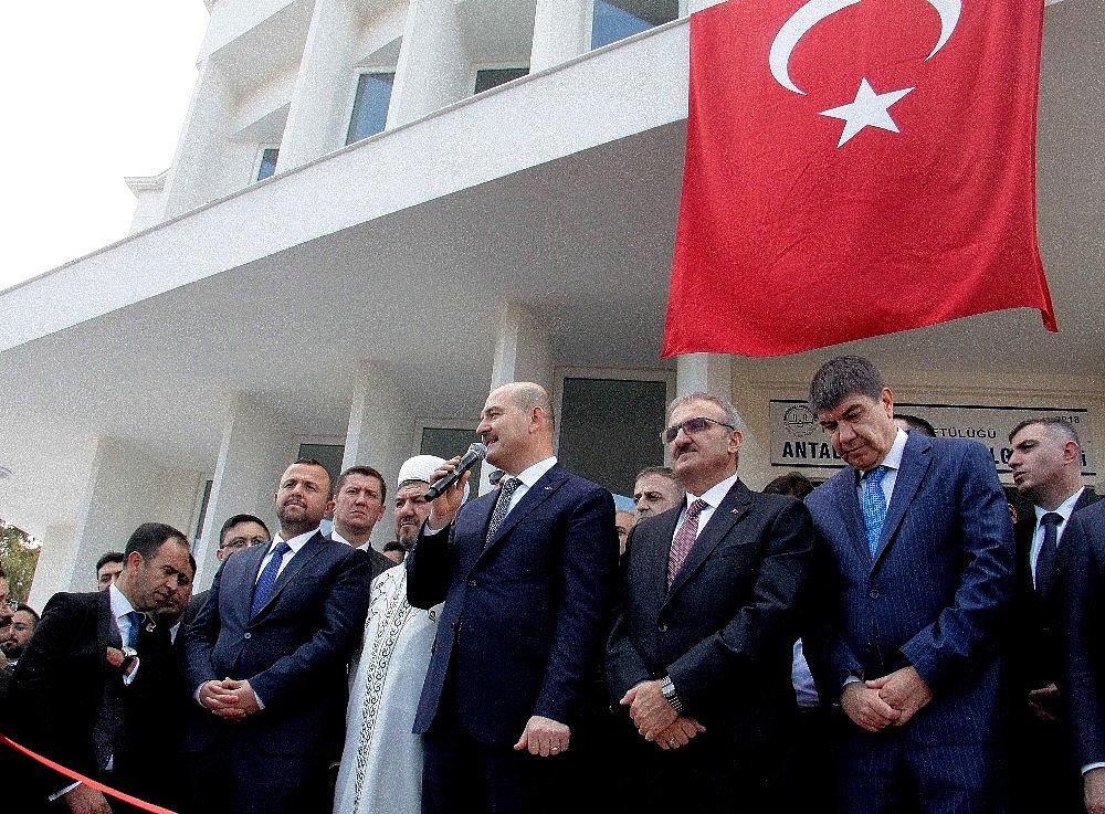 Bakan Soylu, Antalya'da cami açılışına katıldı