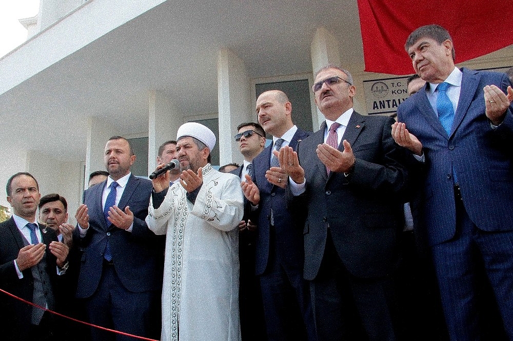 Bakan Soylu, Antalya'da cami açılışına katıldı