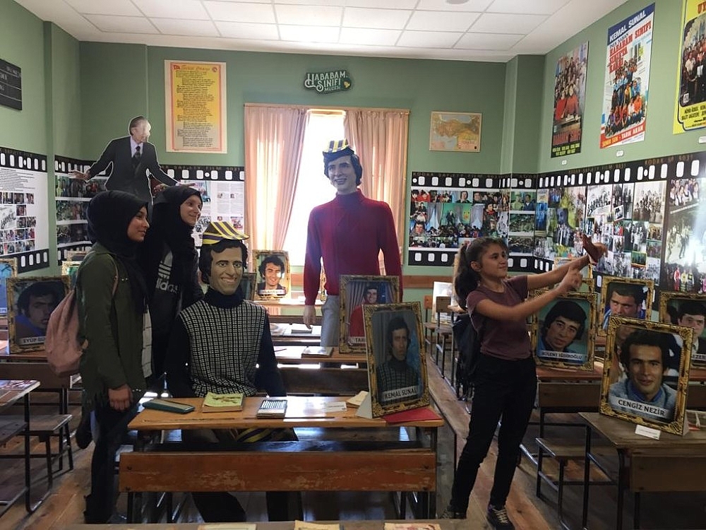 Kepez'de "Çalıştım Başardım Şehrimi Geziyorum" projesi