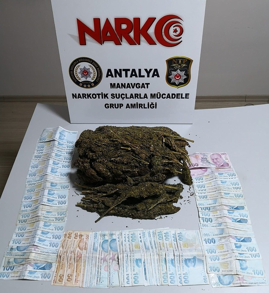 Manavgat'ta 2 kilo 112 gram esrar ele geçirdi!