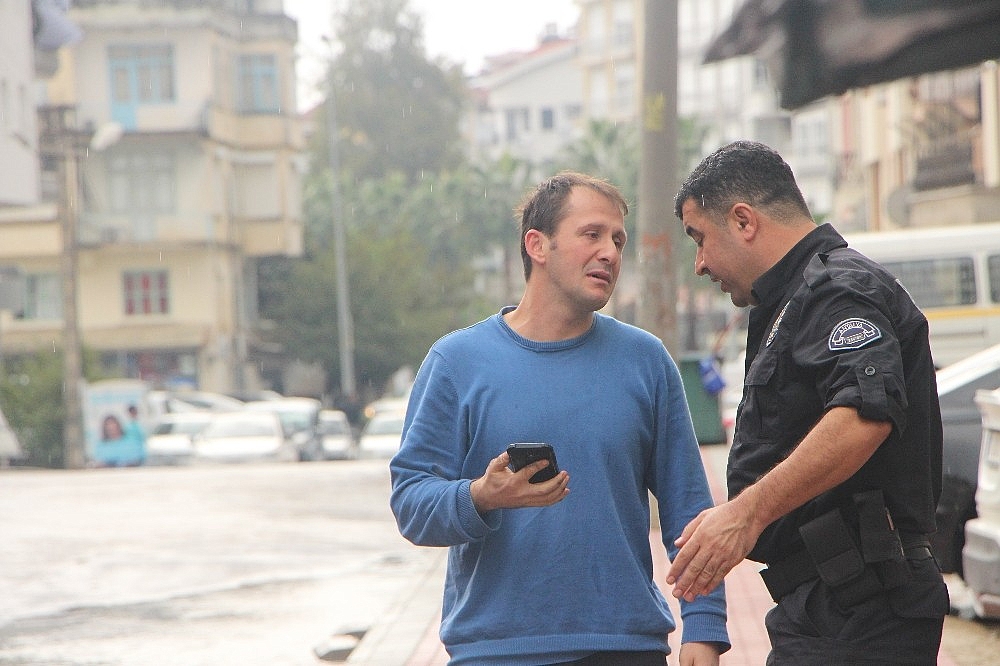 Park halindeki otomobil yandı!