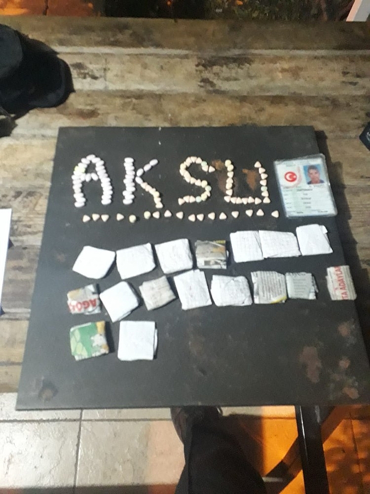 Polisin şüphesi zehir tacirini ele verdi!