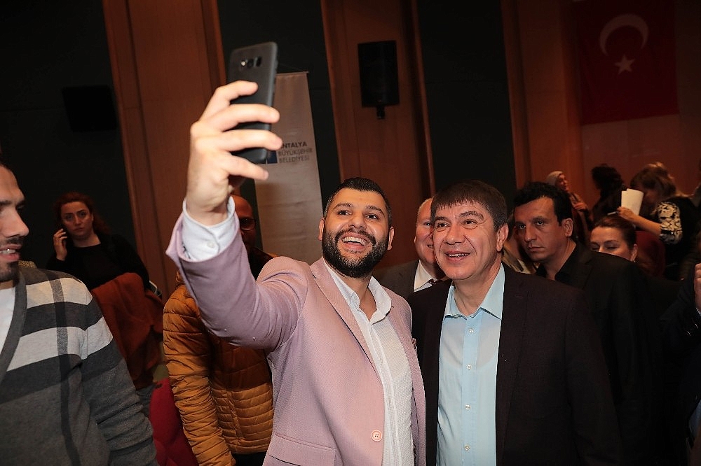 Başkan Türel Muratpaşa'nın sorunlarını dinledi