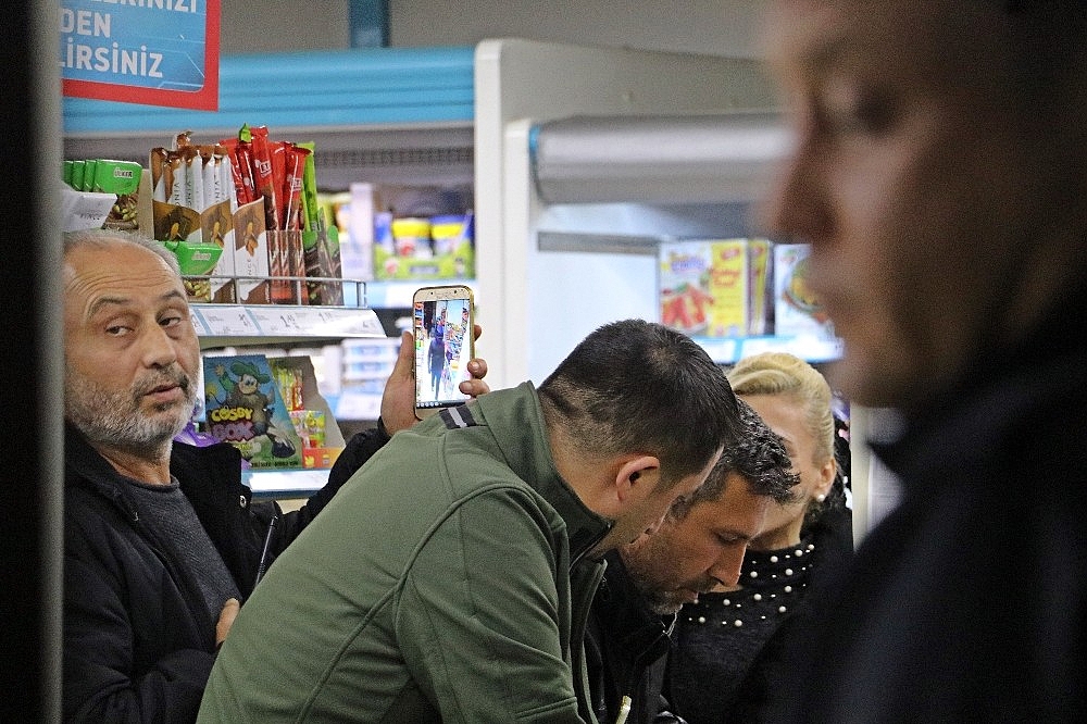 Zincir markette gaspçı dehşeti!