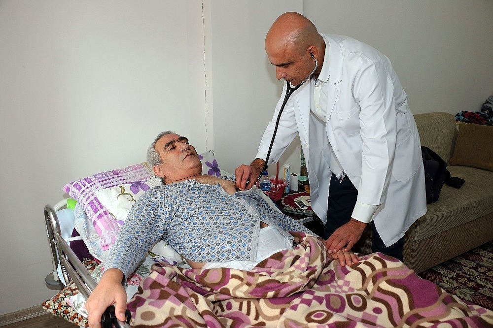 Büyükşehir'den 5 yılda 7 bin kişiye evde sağlık hizmeti