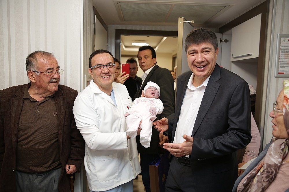 Başkan Türel'den en yeni Antalyalılara hoş geldin ziyareti