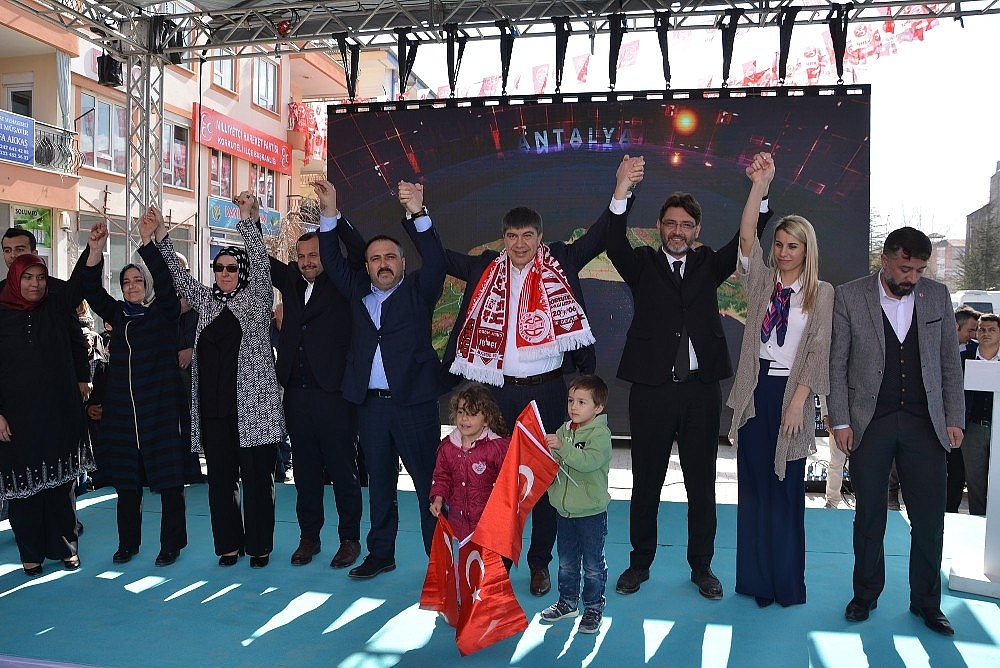 Başkan Türel: "Delikanlı olsunlar"