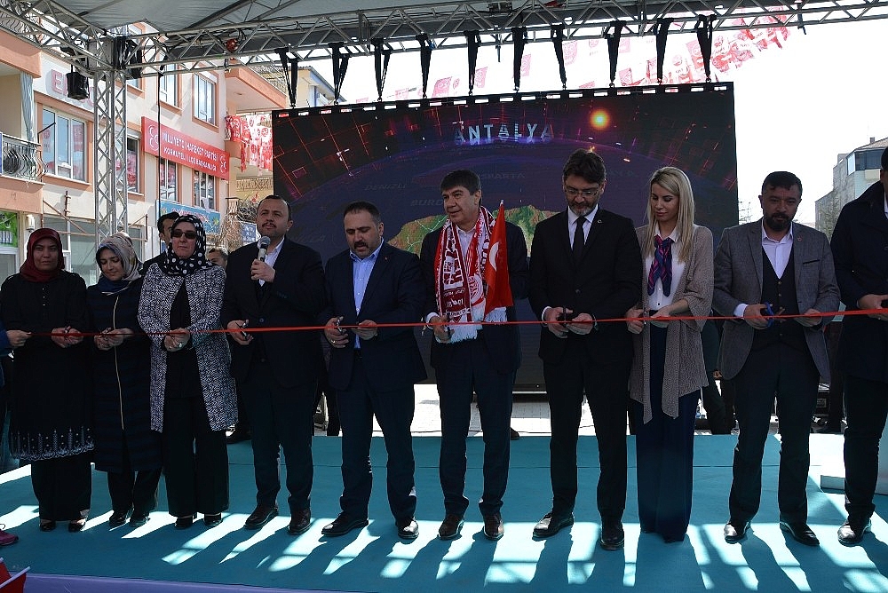 Başkan Türel: "Delikanlı olsunlar"