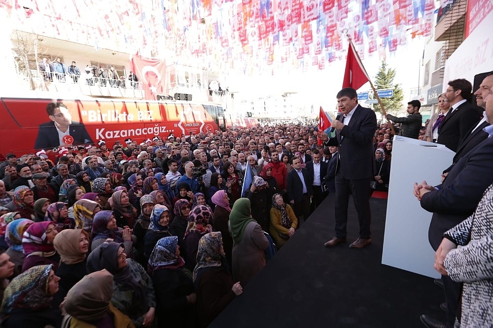 Başkan Türel: "Delikanlı olsunlar"