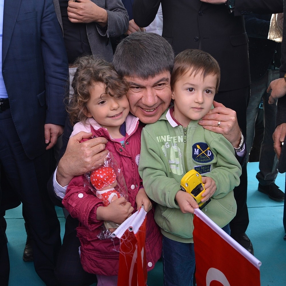 Başkan Türel: "Delikanlı olsunlar"