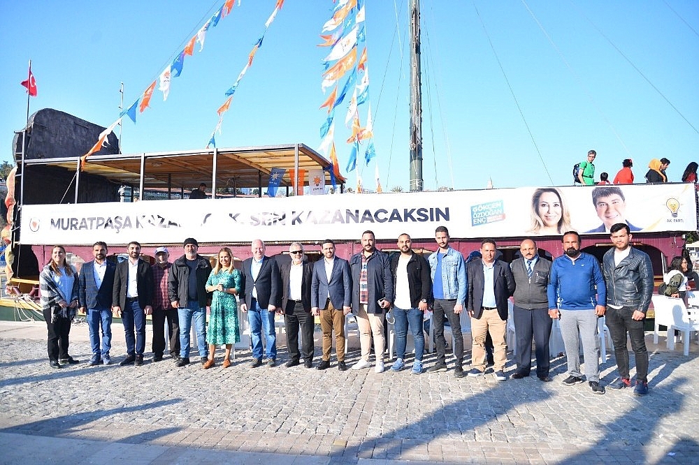 AK Parti'li başkan adayının yüzer gezer seçim ofisi
