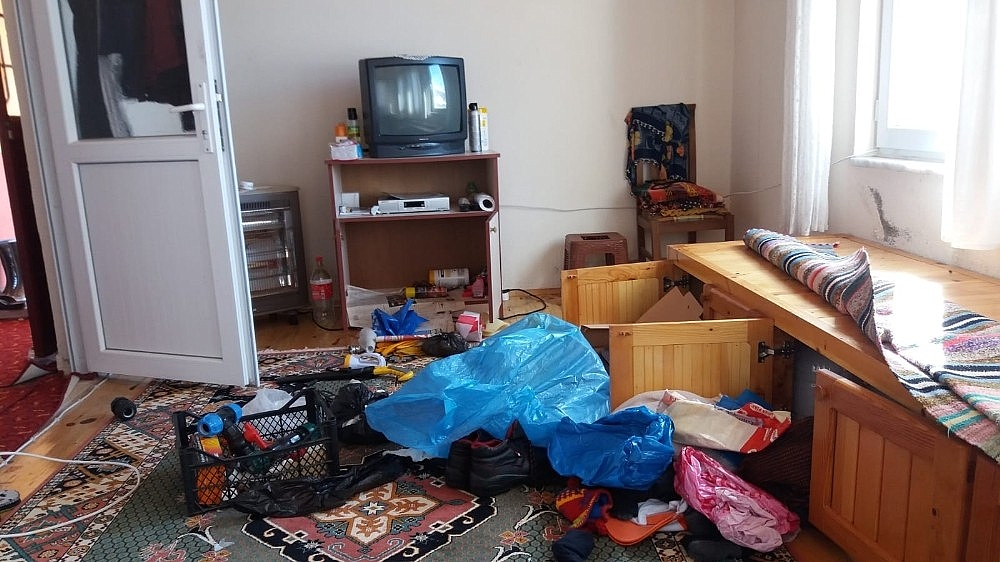 Hırsızlar yayla evlerine dadandı!