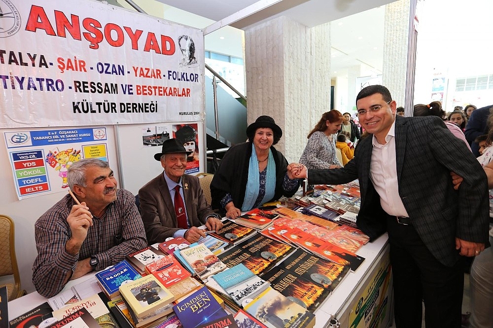 Kepez Kitap Fuarı'na rekor ziyaretçi