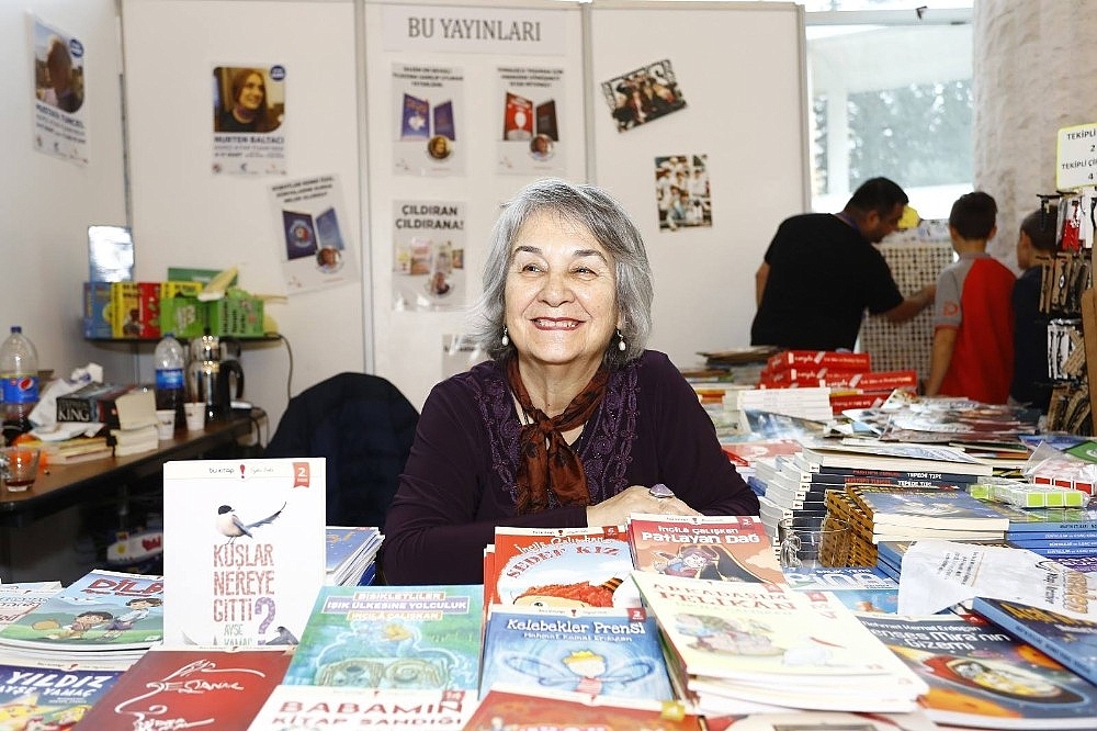 Kepez Kitap Fuarı'nda yazarlar geçidi