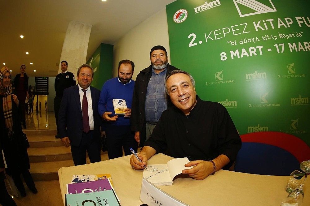 Kepez Kitap Fuarı'nda yazarlar geçidi