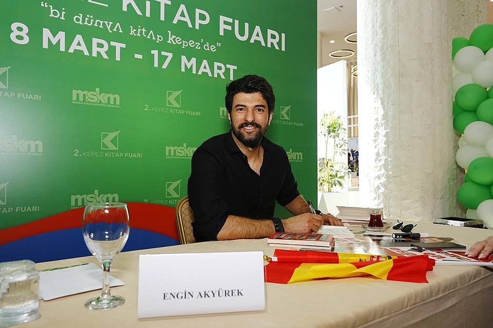 Kepez Kitap Fuarı'nda yazarlar geçidi