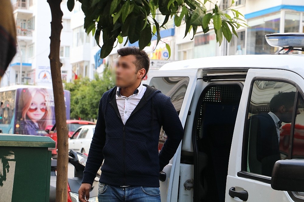 Mağazada omuz atma kavgası çıktı, ortalık savaş alanına döndü!