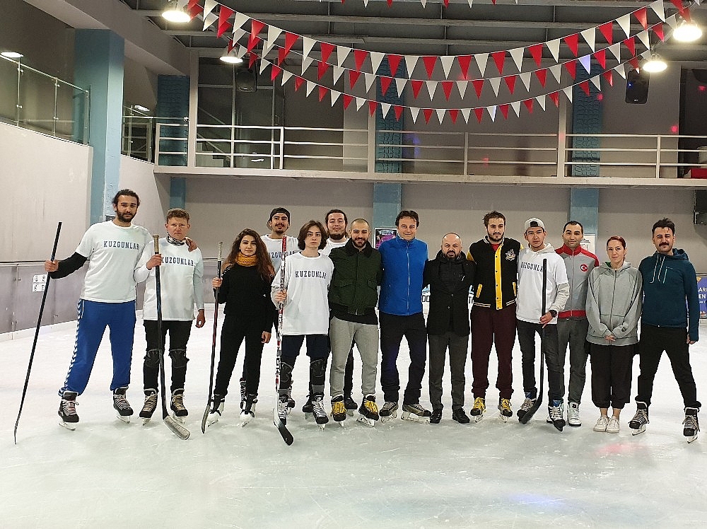 AÜ Buz Hokey Takımı'na federasyondan ziyaret