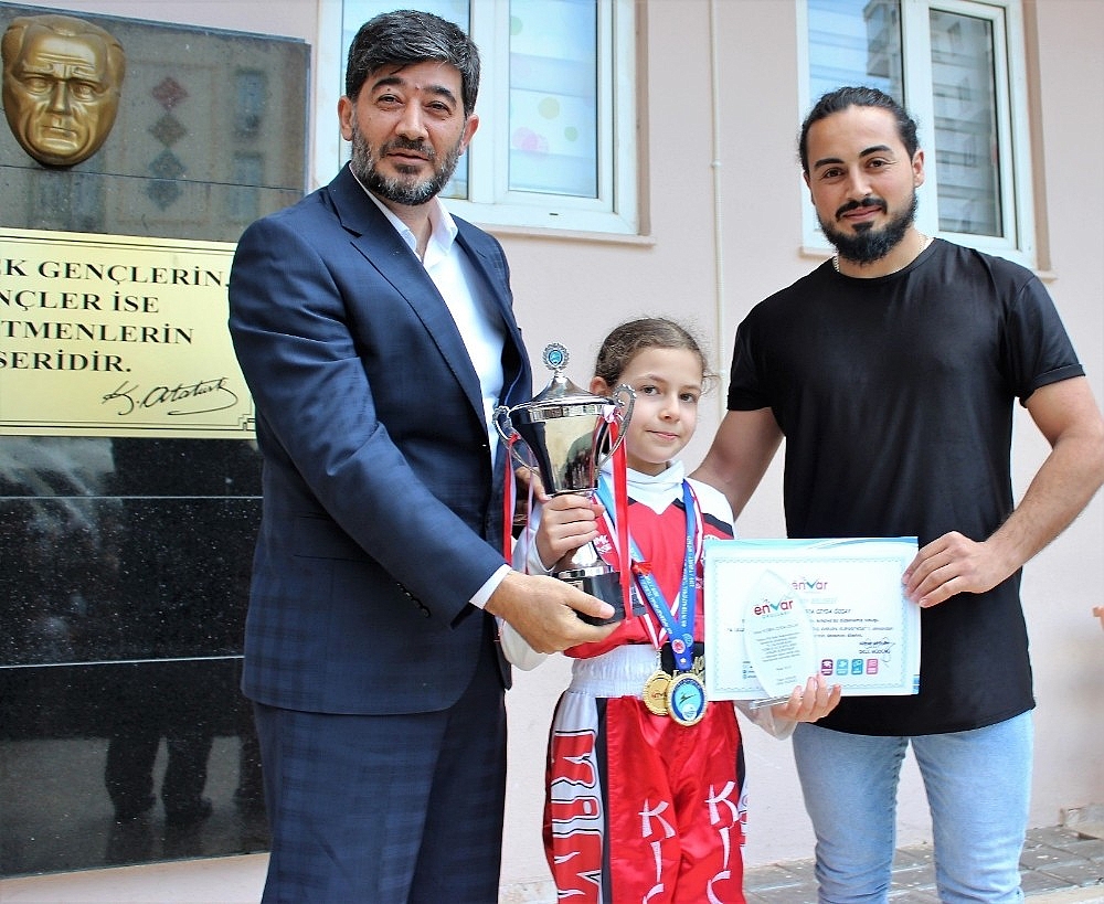Kick Boks'ta Avrupa birincisi Antalya'dan