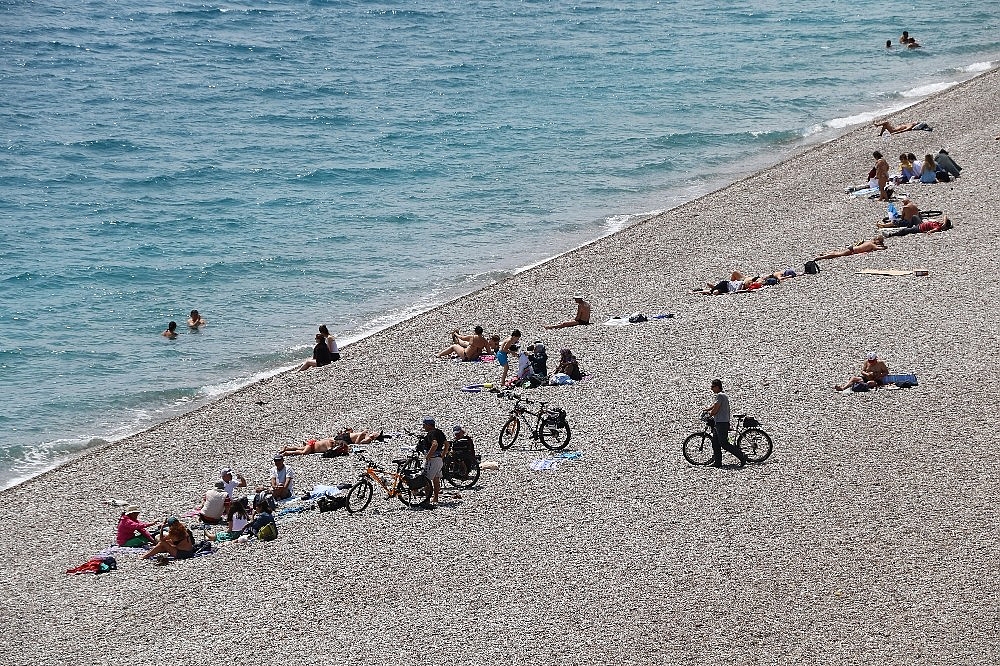 Yurdun doğusunda kar esareti, güneyinde deniz keyfi