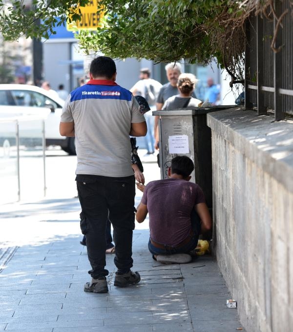 Antalya'da 4 bin 569 dilenciden 941'i yabancı çıktı