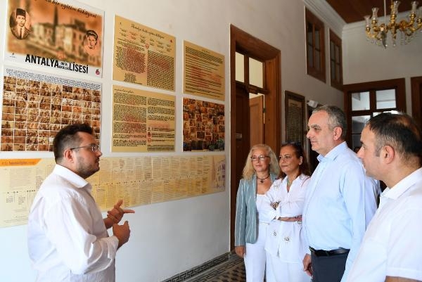 Başkan Esen: Antalya Lisesi'ne sahip çıkmalıyız