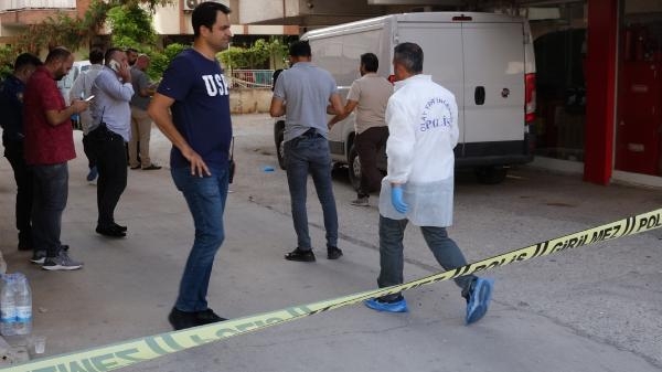İhbara giden polisin düşen tabancasını alıp, 2 polisi ayağından vurdu