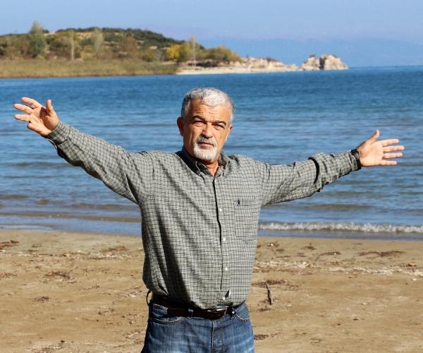 Kararan Altınkum sahiline kepçeli müdahale