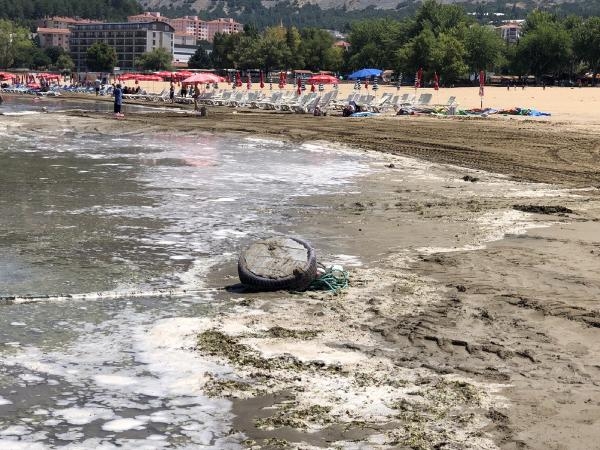 Kararan Altınkum sahiline kepçeli müdahale