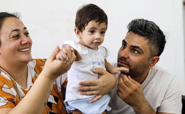 Kumsal bebek büyüdükçe kalbindeki delik de büyüyor