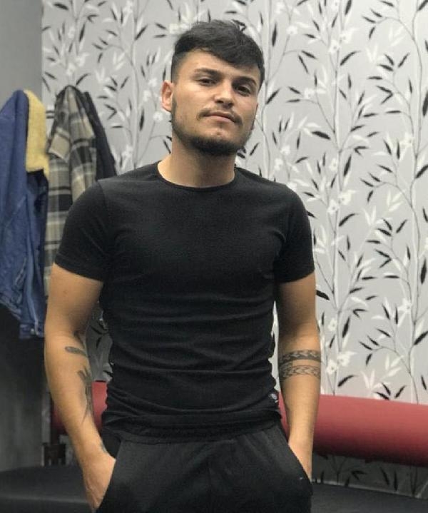 Motosikletle duvara çarpıp öldü