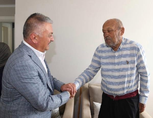 Vali Yazıcı, şehit Murat Güney'in ailesini ziyaret etti