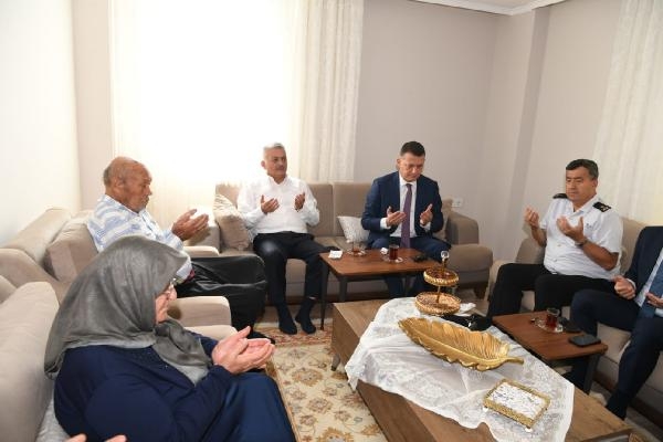 Vali Yazıcı, şehit Murat Güney'in ailesini ziyaret etti