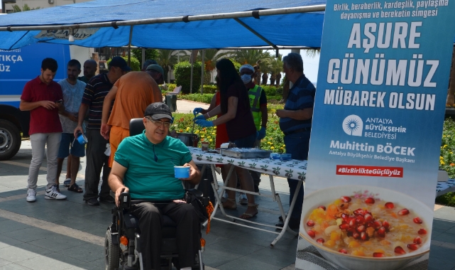 Büyükşehir’den aşure ikramları