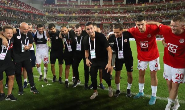 ŞAHİN’İN KARNESİ PEKİYİ