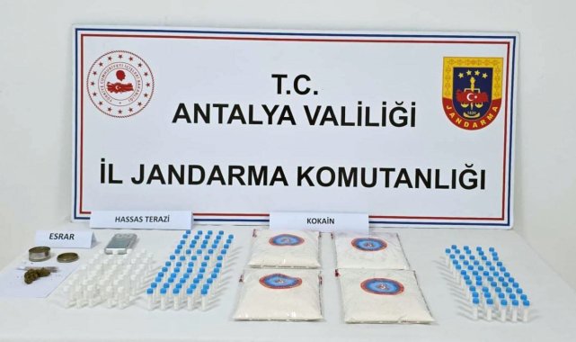 Antalya'da 4 kilo 830 gram kokain ele geçirildi