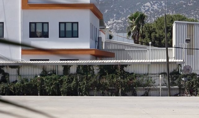 Ayrıldığı fabrikayı bastı, 1 işçiyi yaraladı