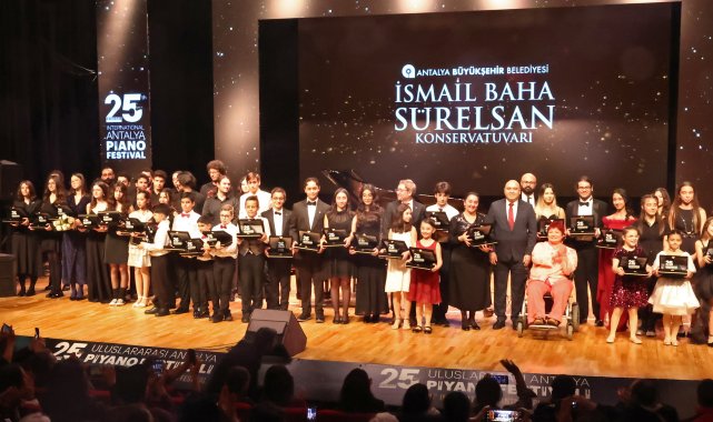 25. Uluslararası Antalya Piyano Festivali'nde genç yetenekler sahne aldı