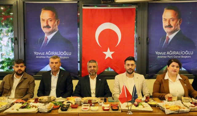 Anahtar Parti'den tanıtım toplantısı