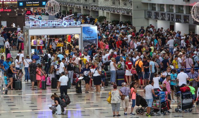 Antalya turizminden 17,5 milyar dolarlık katkı
