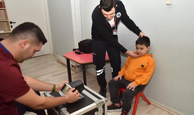 Kepez'den öğrencilere göz taraması