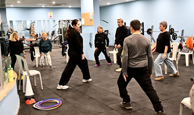 Muratpaşa'dan parkinson hastalarına destek