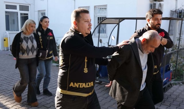 Ölü bulunan kadının kızı ve sevgilisi adliyeye sevk edildi