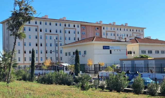 Tartıştığı 3 kişi tarafından bıçaklanan üniversite öğrencisi yaralandı