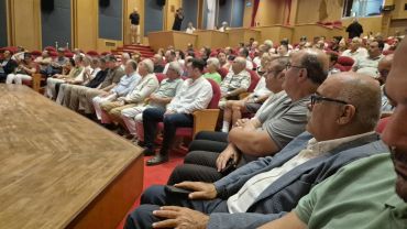 Antalya Kent Konseyi'nde Semanur Kurt güven tazeledi