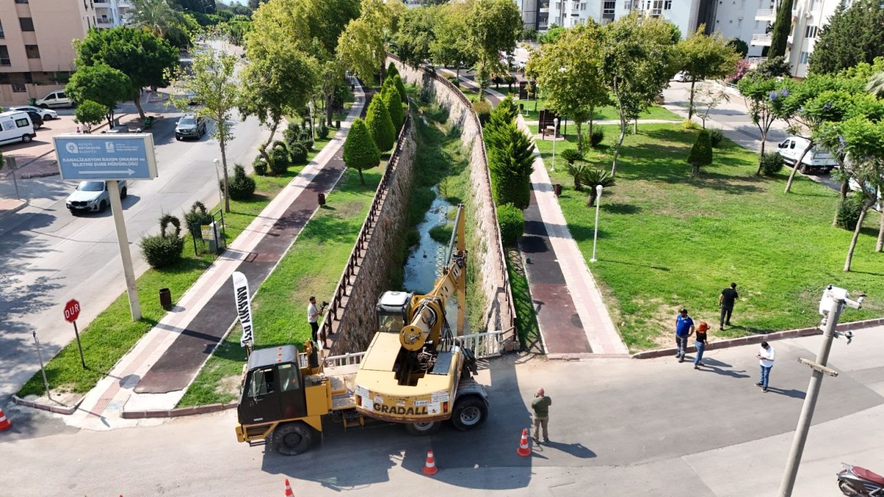 ASAT'tan Konyaaltı'nda kapsamlı kanal temizliği