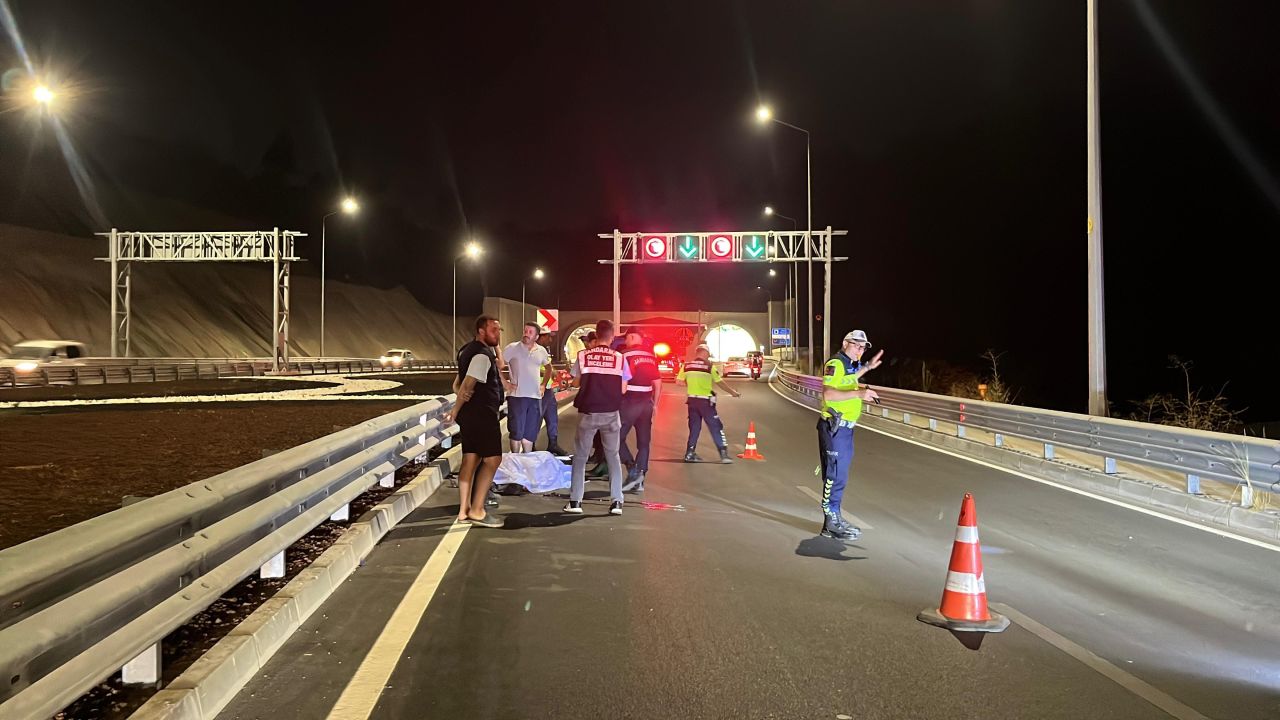Bariyere çarpan motosikletin sürücüsü hayatını kaybetti