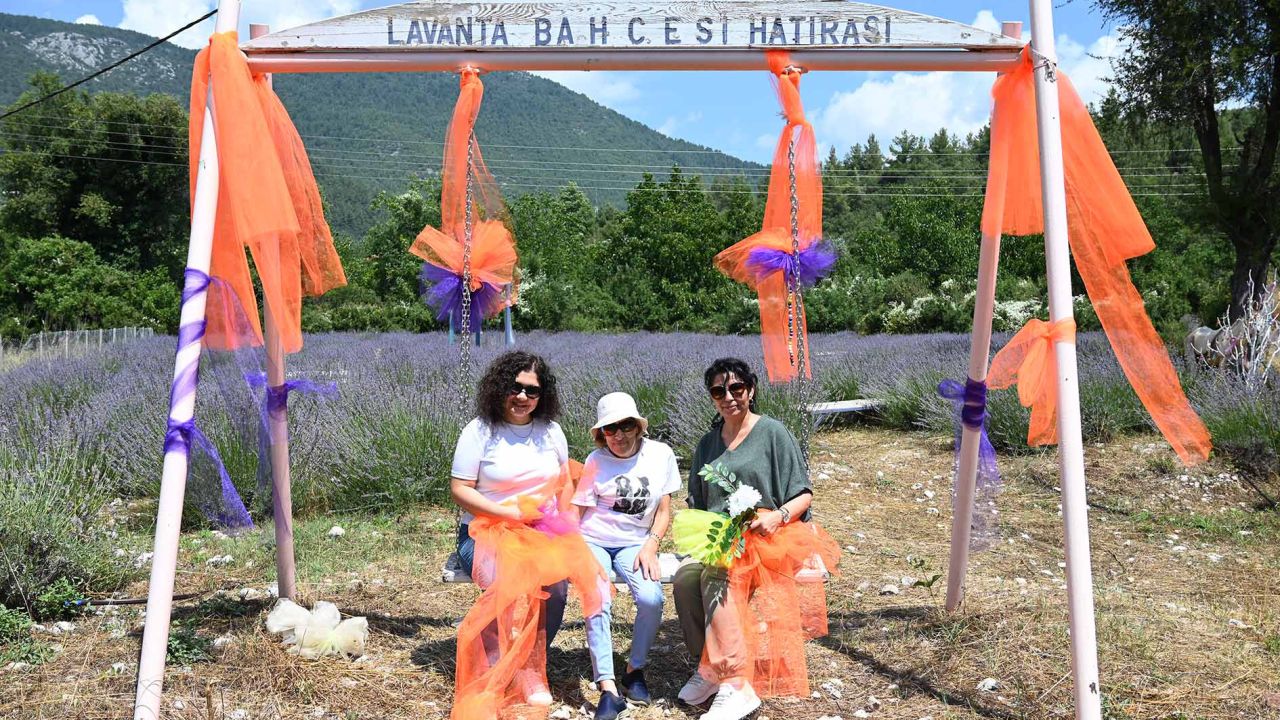 Kemer'de lavanta turizmi başlıyor
